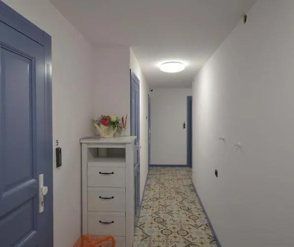 Blue Sail Гостевой дом 3*